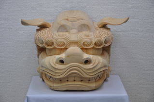 木製の獅子頭